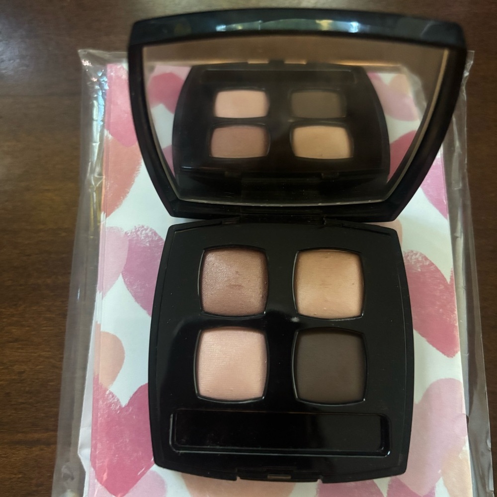 CHANEL Les 4 Ombres Eyeshadow Compact demure 85